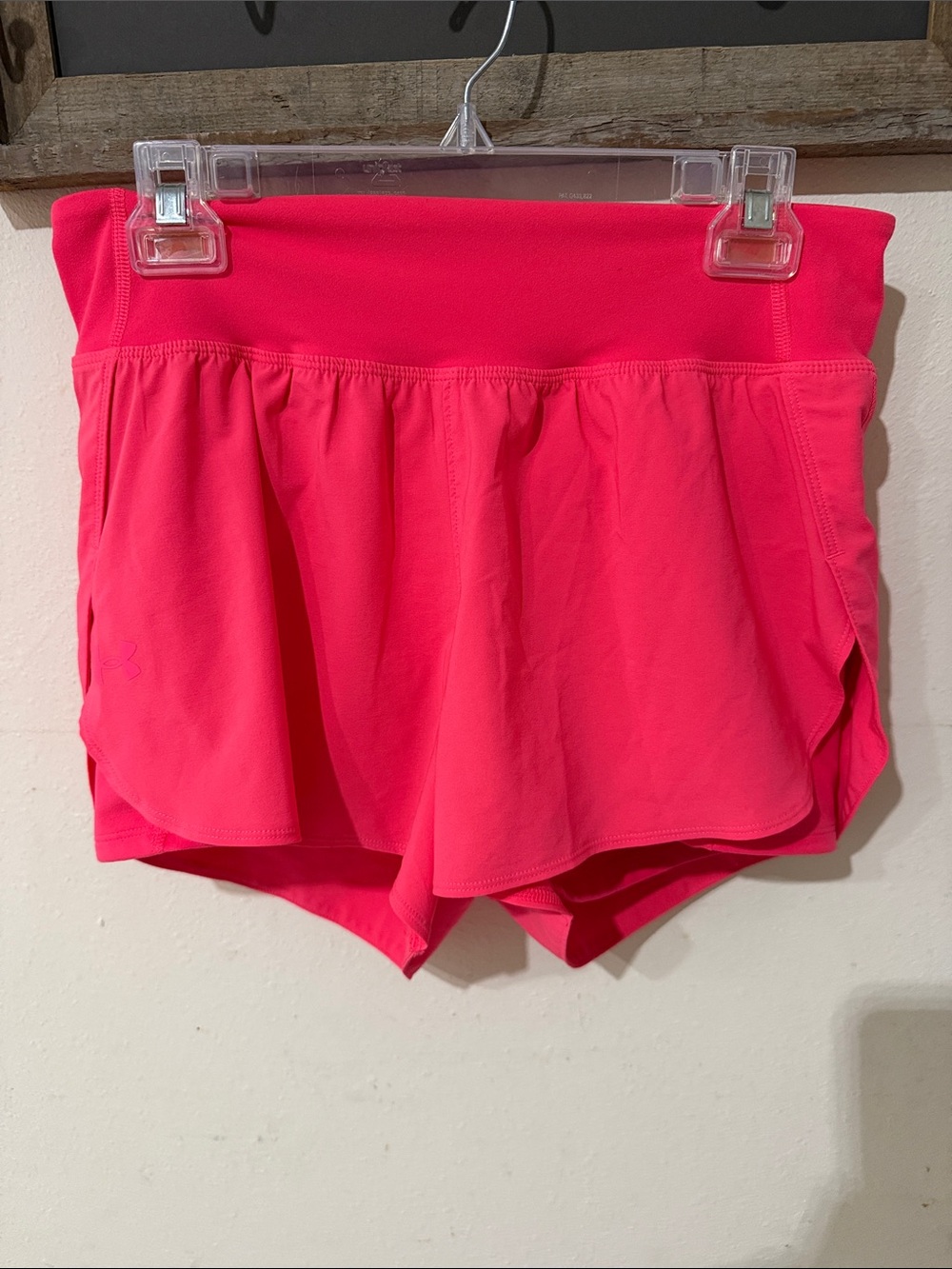 Under Armour Neon Pink Women’s Athletic Shorts w Shorts Under